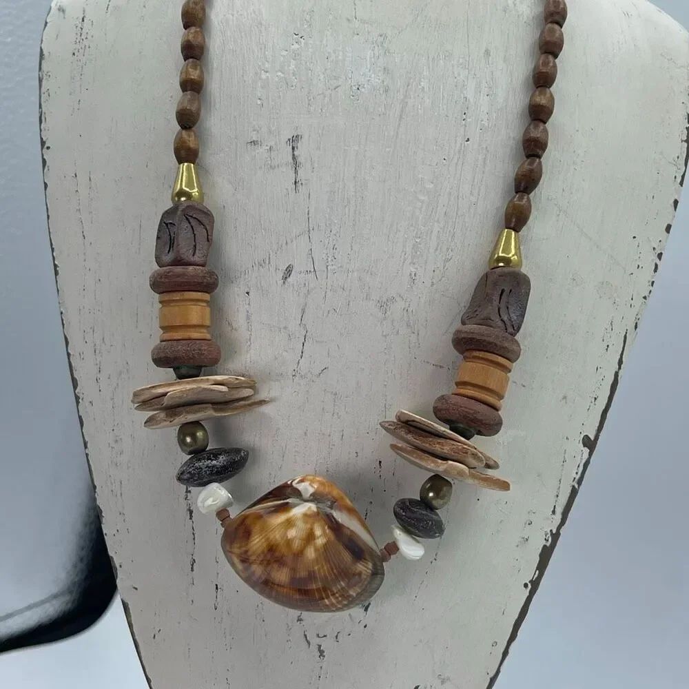 Vintage Artisan wood shell mother of pearl beaded necklace.